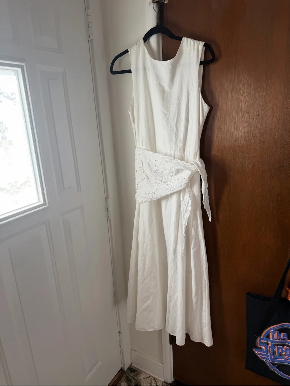 Embroidered Handkerchief Midi Dress
MANGO US 8 White - Picture 10 of 10